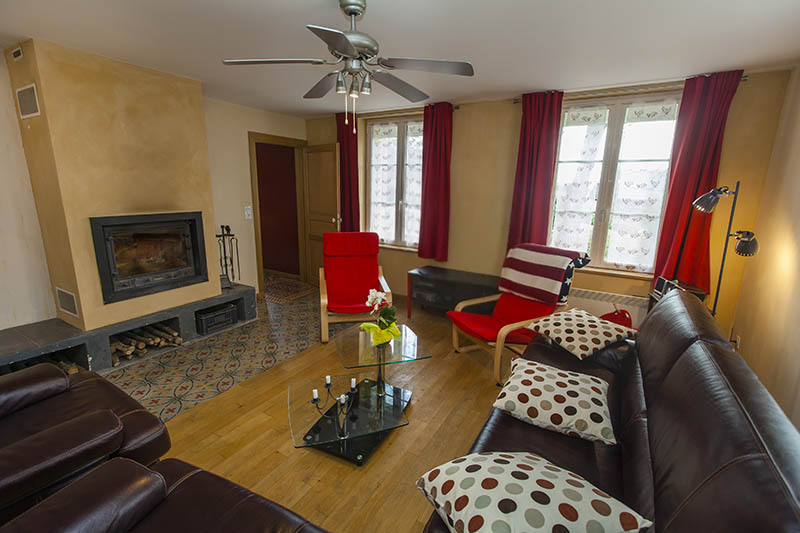 Gite de groupe avec cheminée dans les Ardennes, La Charmille à Rubigny