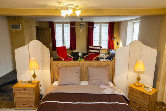 Gite de groupe avec cheminée dans les Ardennes, La Charmille à Rubigny